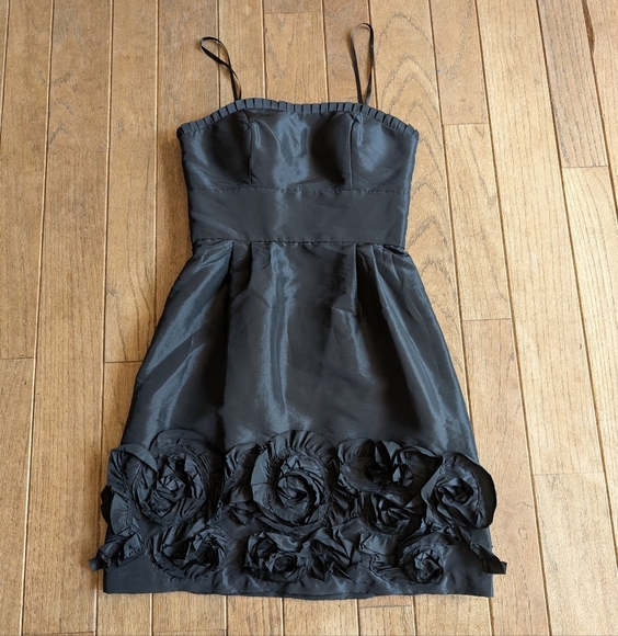 Max & Cleo Dresses & Skirts - Women's Max And Cleo Elegant Black Dress with Floral Detail Size 4